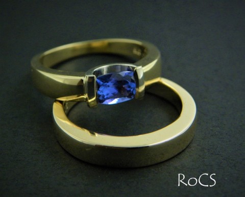 Tanzanite engagement ring and wedding band image