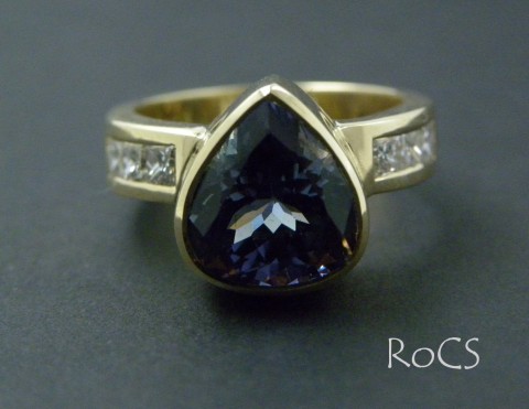 Tanzanite and diamond ring image