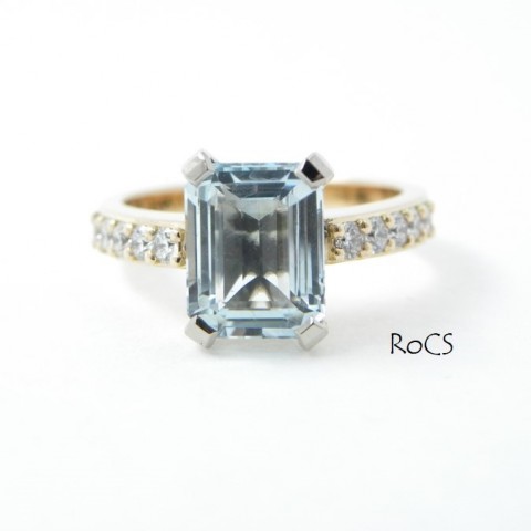 Aquamarine with diamond set band image