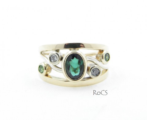 Emerald and diamond ring image